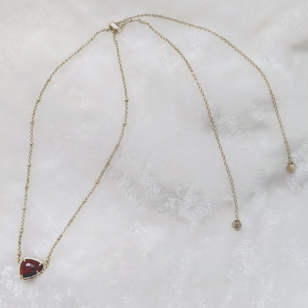 Kendra Scott necklace